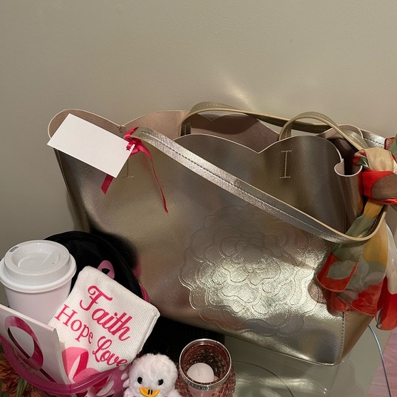 In honor of October being National Breast Cancer Awareness Month - Picture 4 of 4